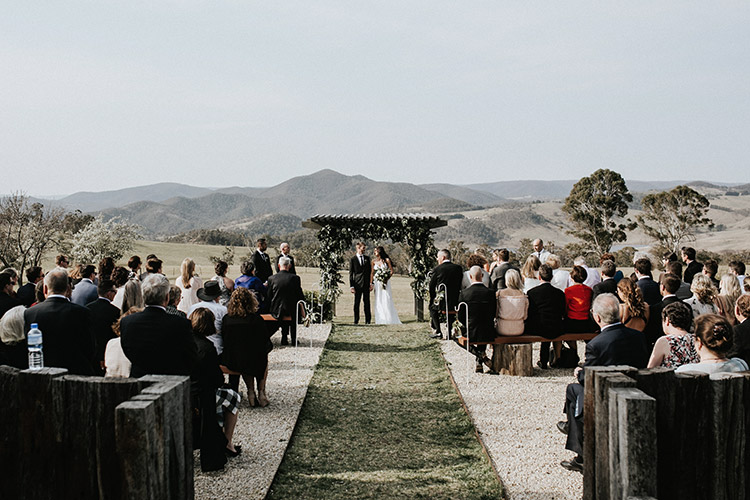 https://willowand.co/wp-content/uploads/2019/05/blue-mountains-wedding-venues-seclusions-01.jpg